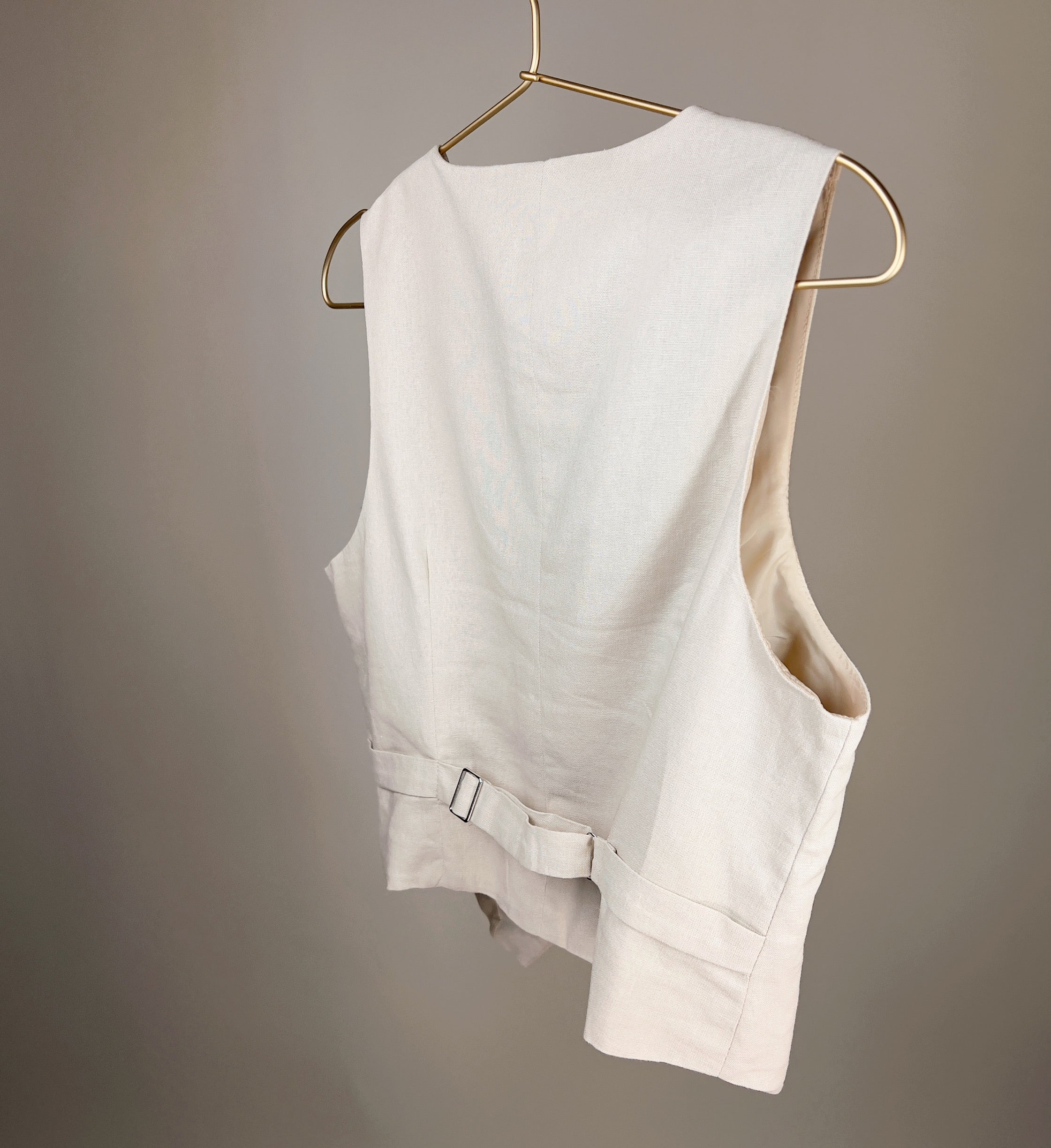 Flare's Linen Vest